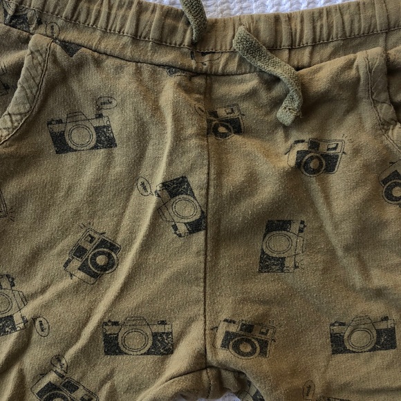 Zara cameras joggers/trousers | size 9-12M - Picture 2 of 4